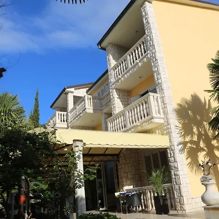 Villa Ana Lovran Apartments & Rooms-3